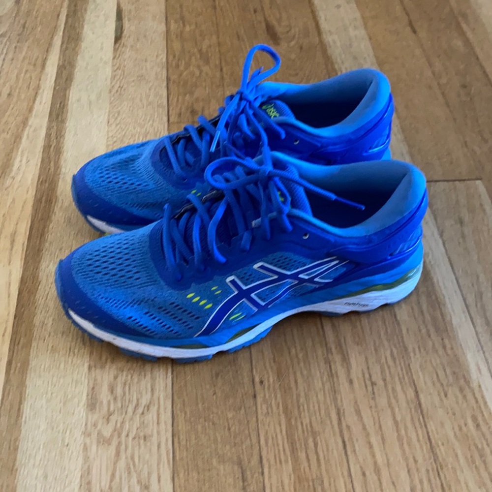 Women’s ASICS gel Kayano 24 running sneaker